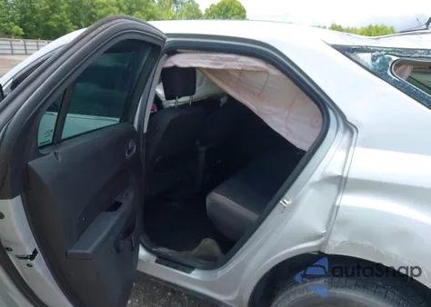 2013 Chevrolet Equinox Ls z USA, uszkodzony, nr VIN 2GNALBEK6D6212102